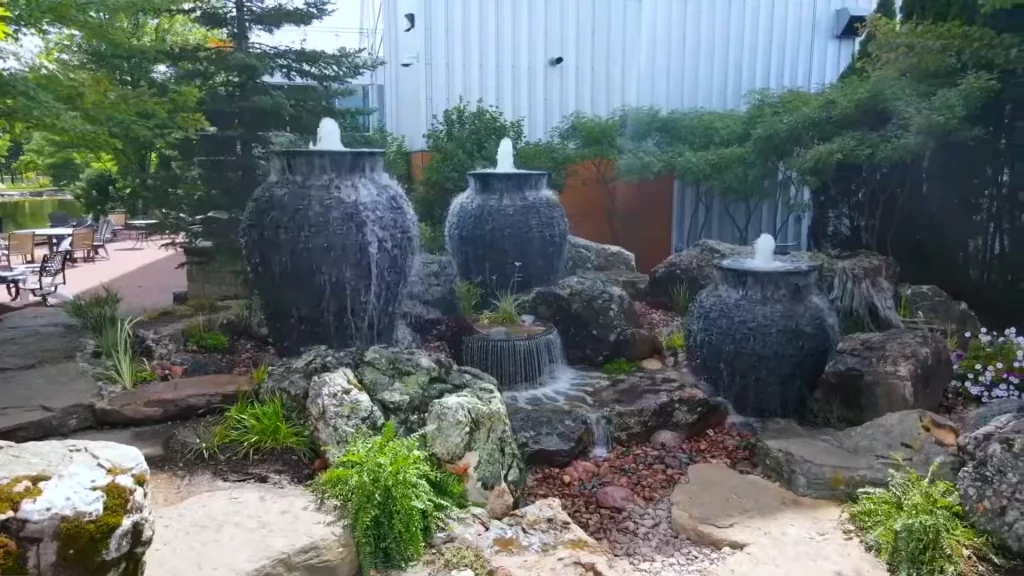 Large fountains Urns